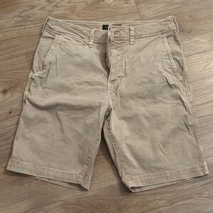 American Eagle Outfitters Men's Khaki Shorts